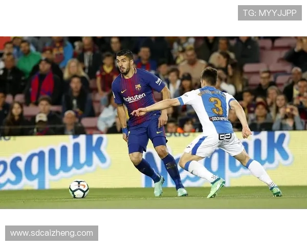 巴尔科拉左右路角色适配差异:跑位平衡与空间转换分析