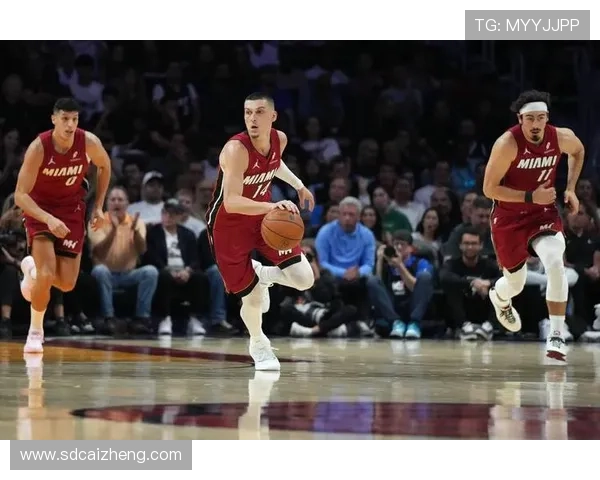 希罗无球跑动拉开空间，高效输出改变热火进攻结构