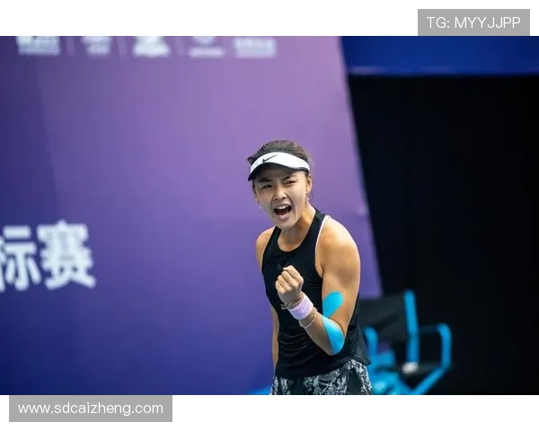 袁悦训练完直接拎着爱马仕去吃路边摊？